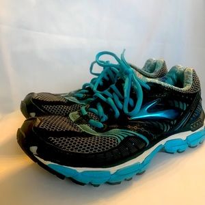 Womens Brooks Size 9 Running Shoe